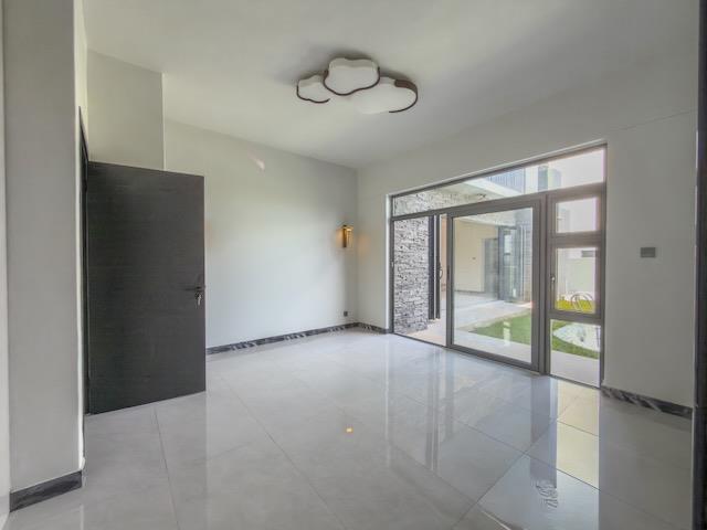 6 Bedroom Property for Sale in Sandown Western Cape